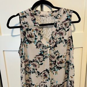 Crescent womens floral tank top with lace detail size M